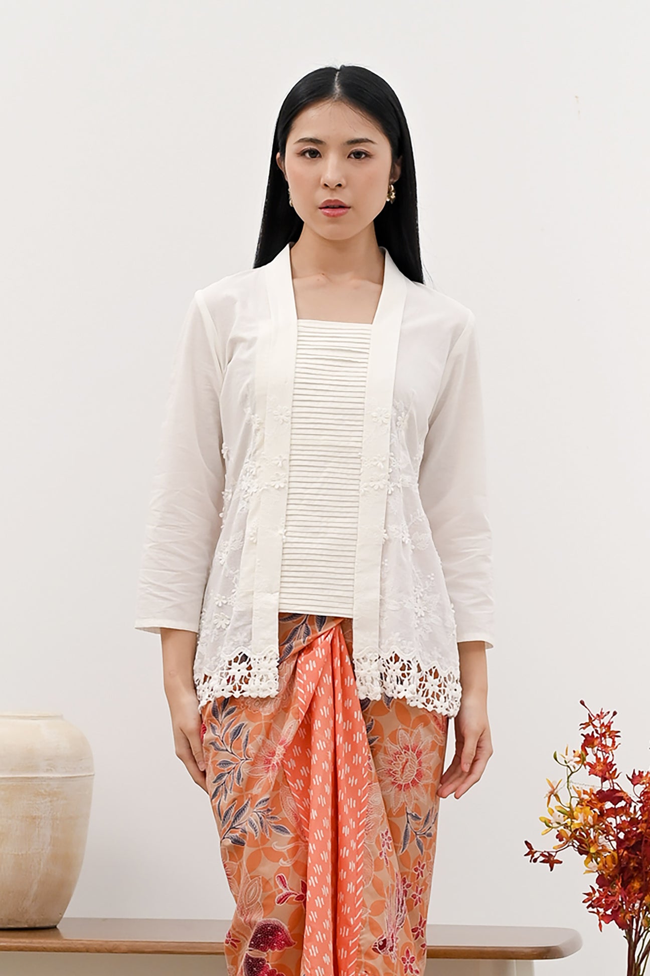 Kebaya Long Basic White T4045