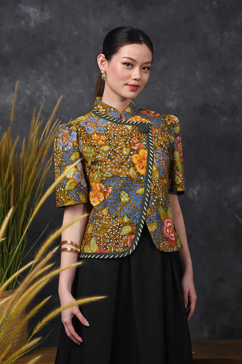 Cahaya Encim Short T4616