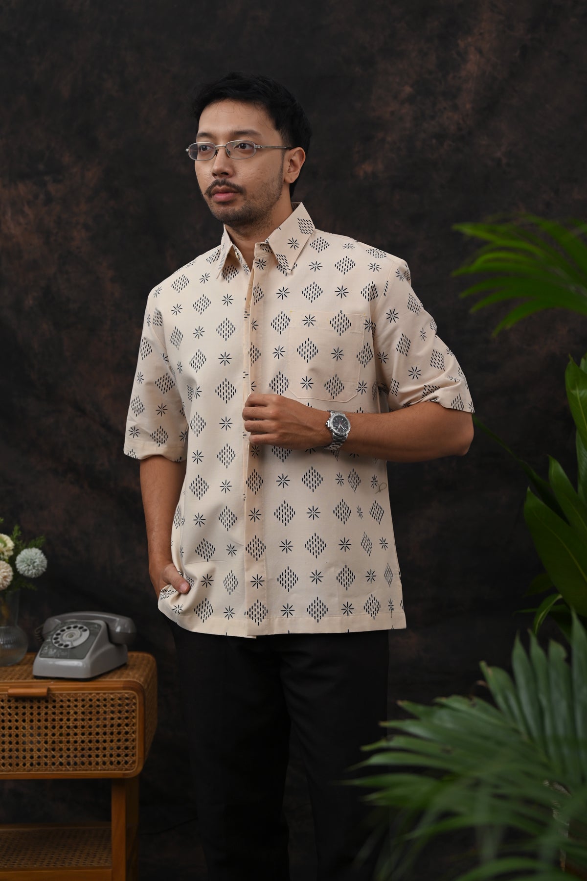 Prava Kontemporer Short M0389