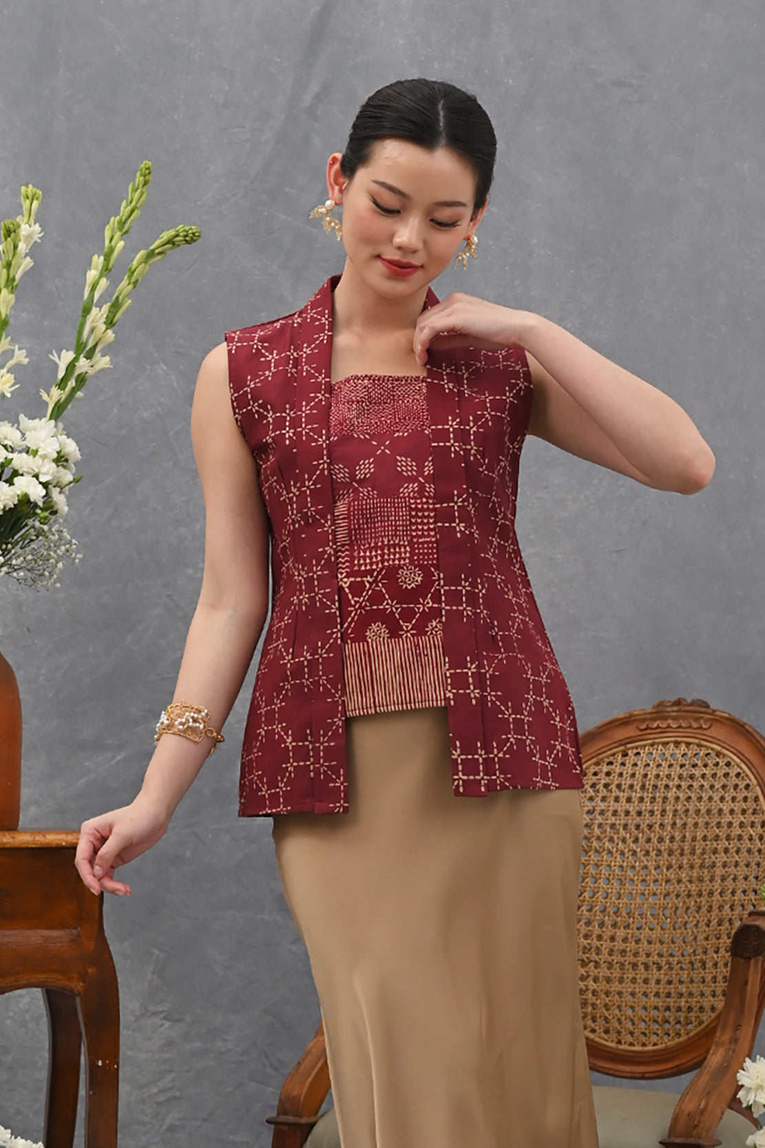 Kebaya Sleeveless Garut Burgundy T4019