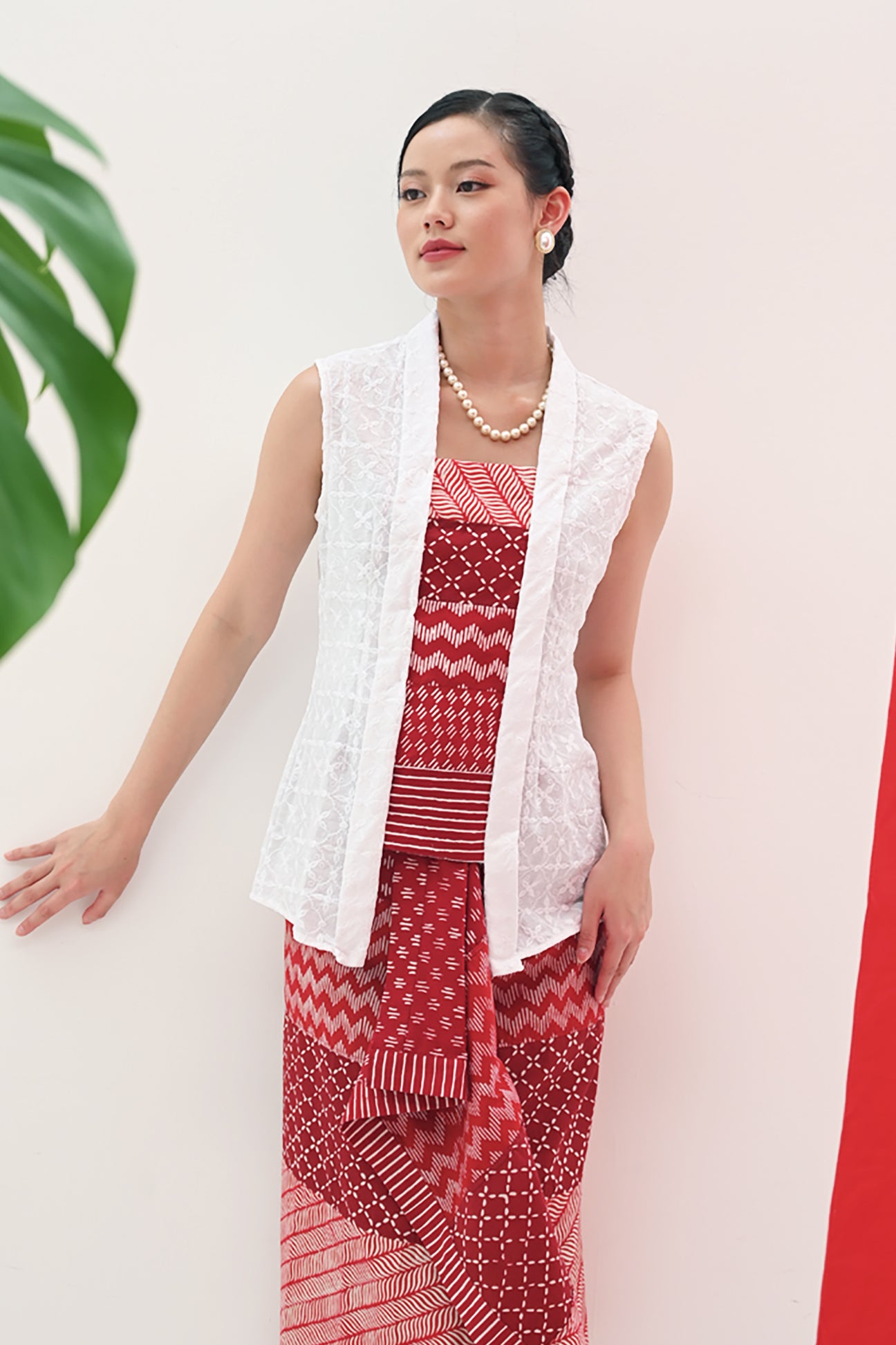 Kebaya Bordir Merah Putih Sleeveless T3097