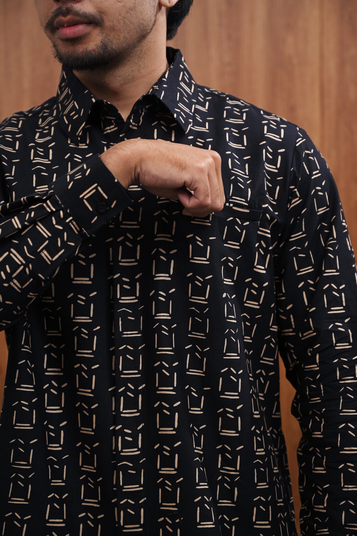 Upsilon Harmoni Black Long L0176