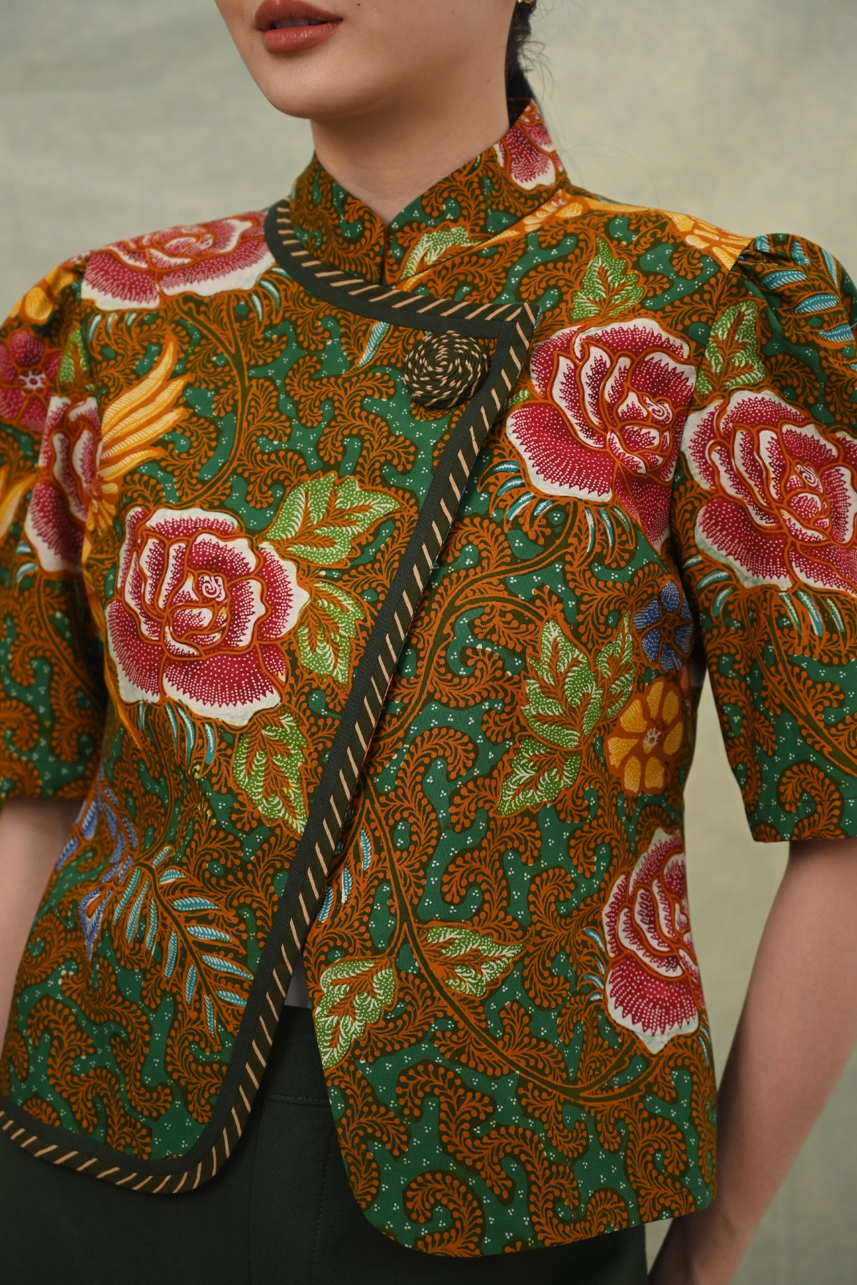 Cahaya Encim Short T6308