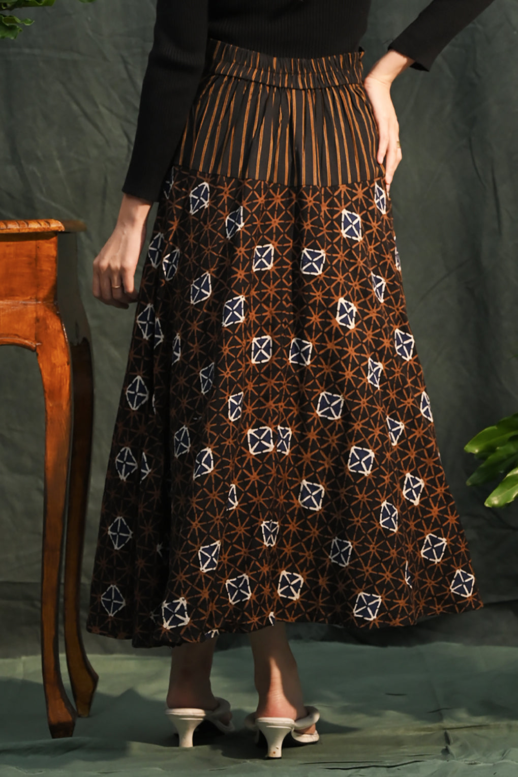 Nirmala Dobi Sogan P0238