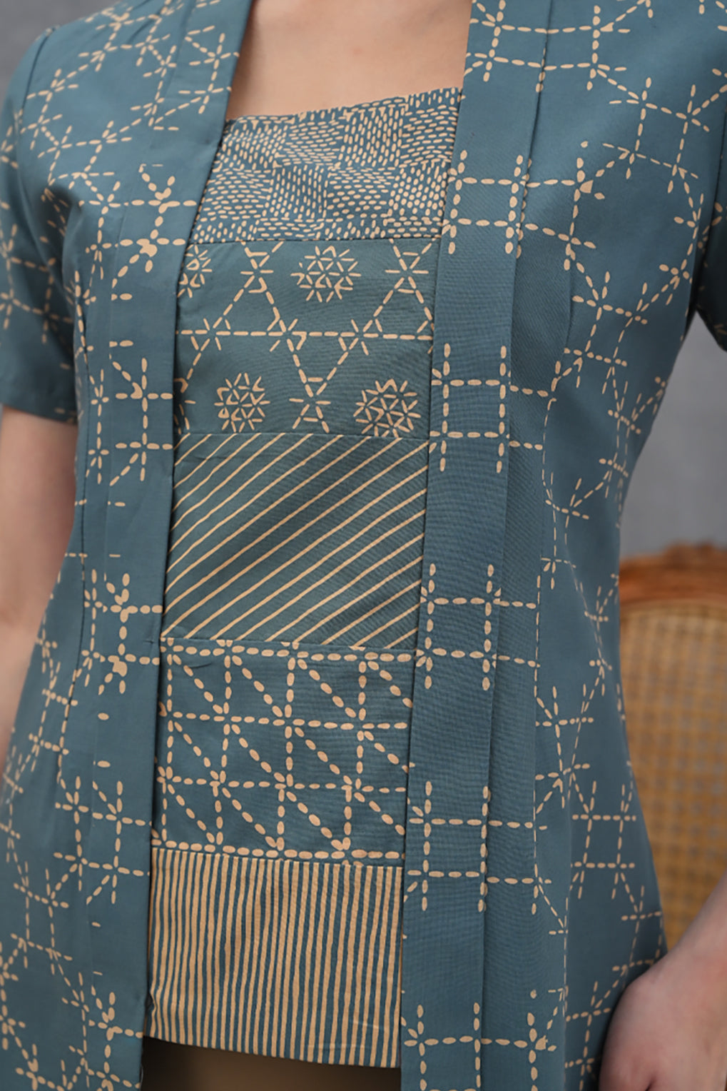 Kebaya Aling Garut Short Blue T4011