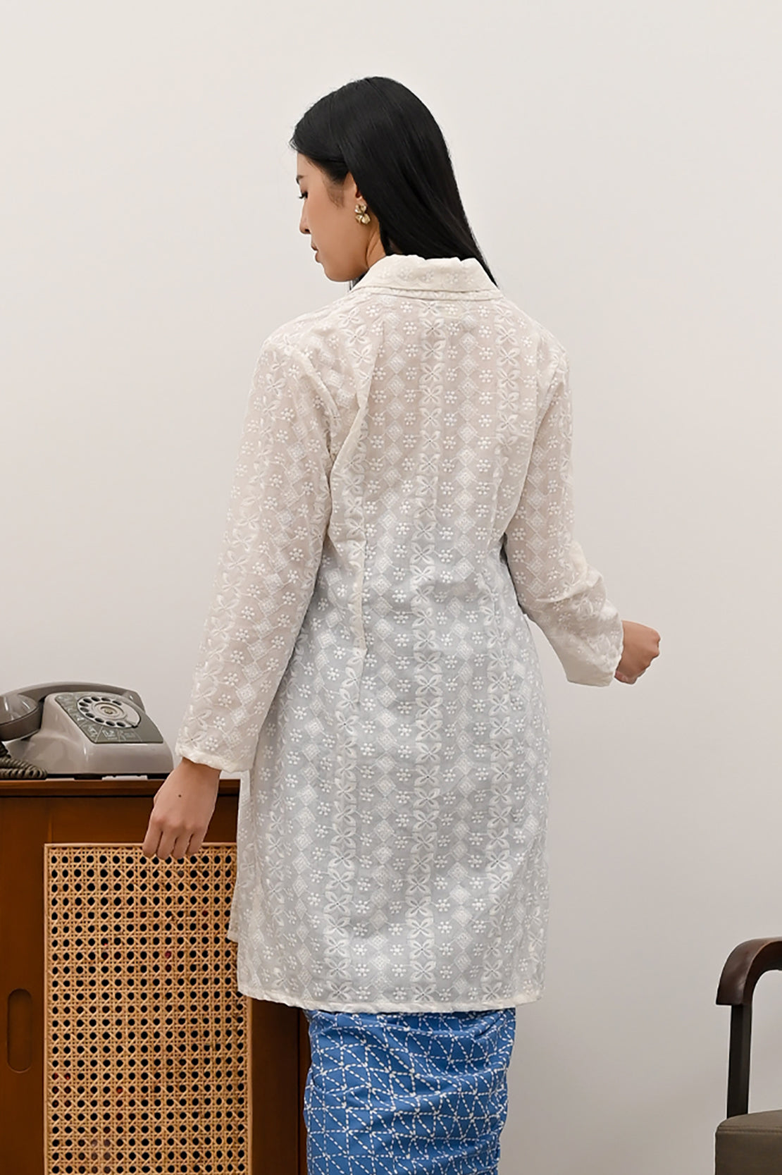 Aling Basic White T3990