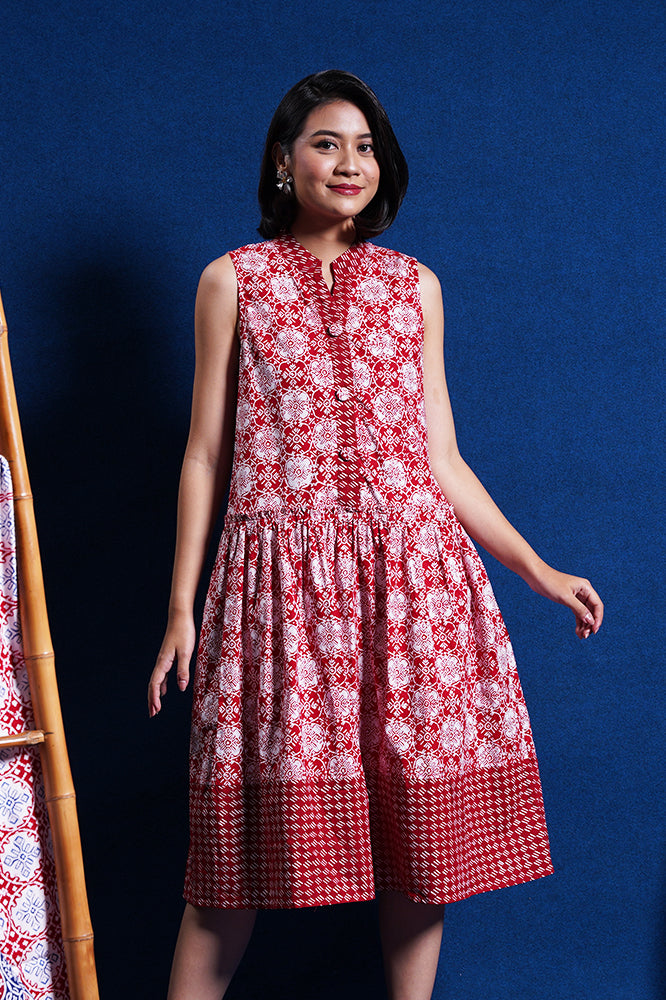 Freya Jlamprang D0446