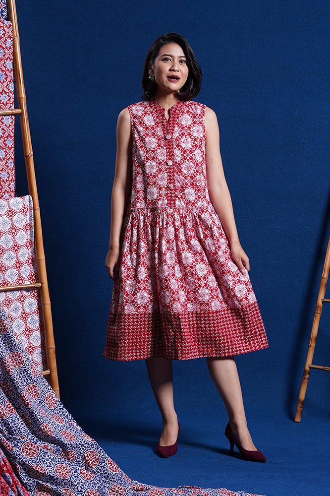 Freya Jlamprang D0446