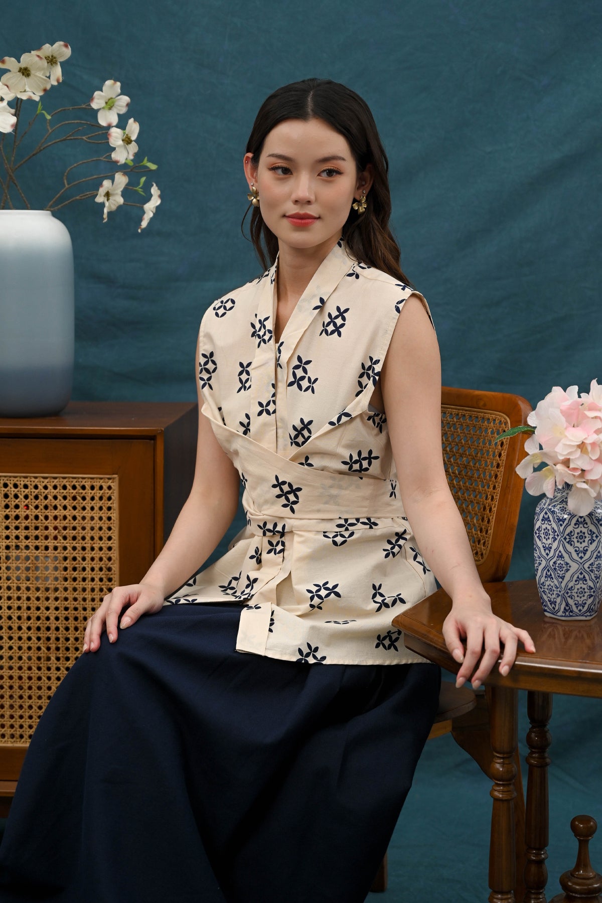 Sora Sleeveless Kontemporer T5811