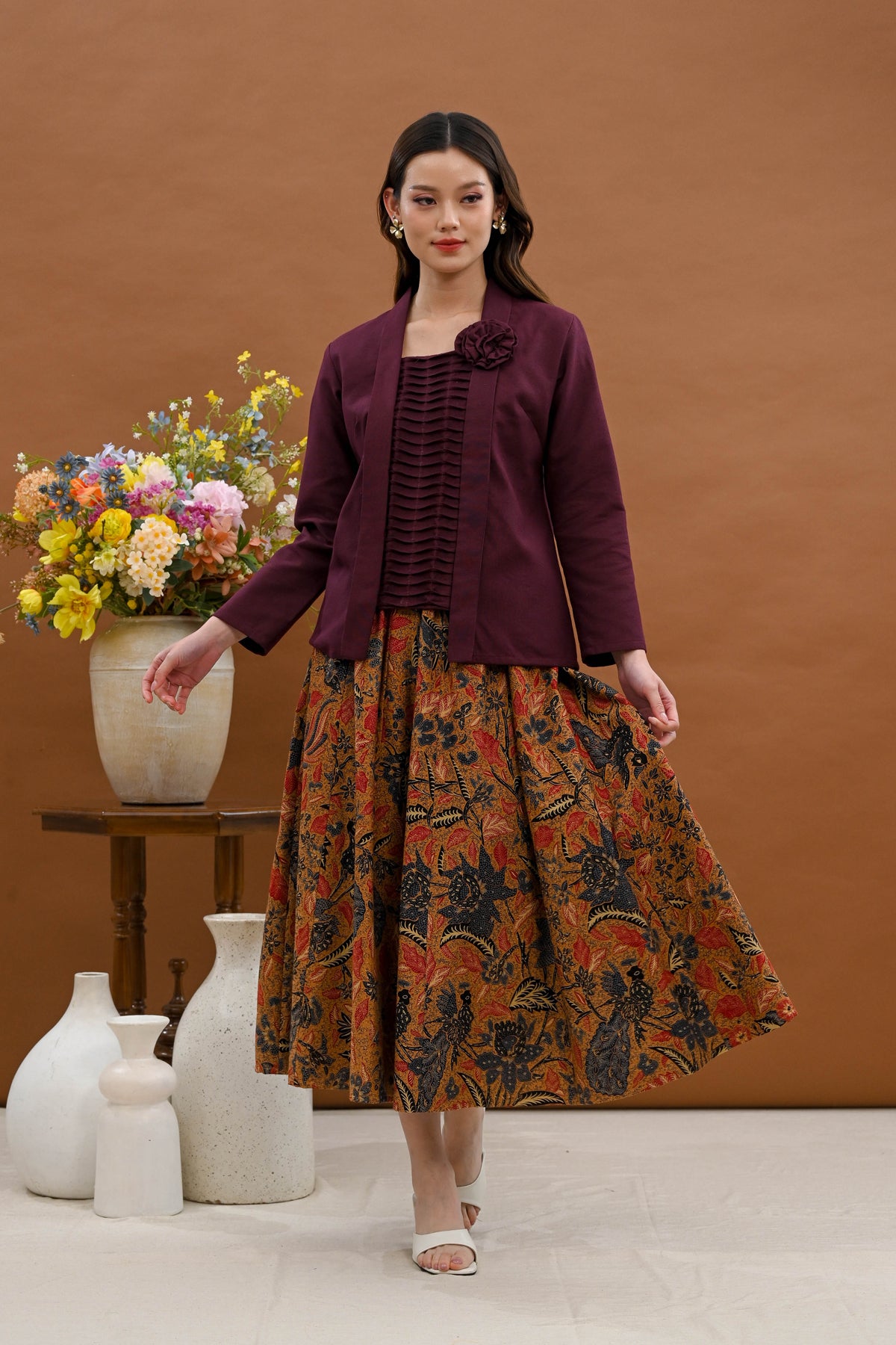 Kebaya Opnaisel Basic Burgundy T5533