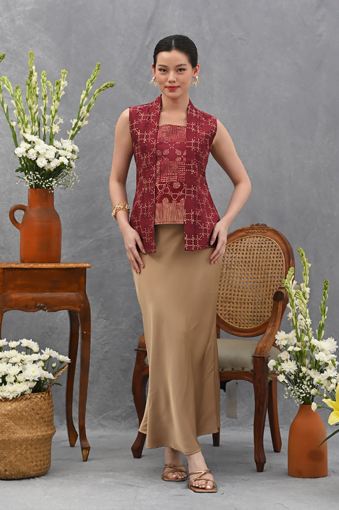 Kebaya Sleeveless Garut Burgundy T4019