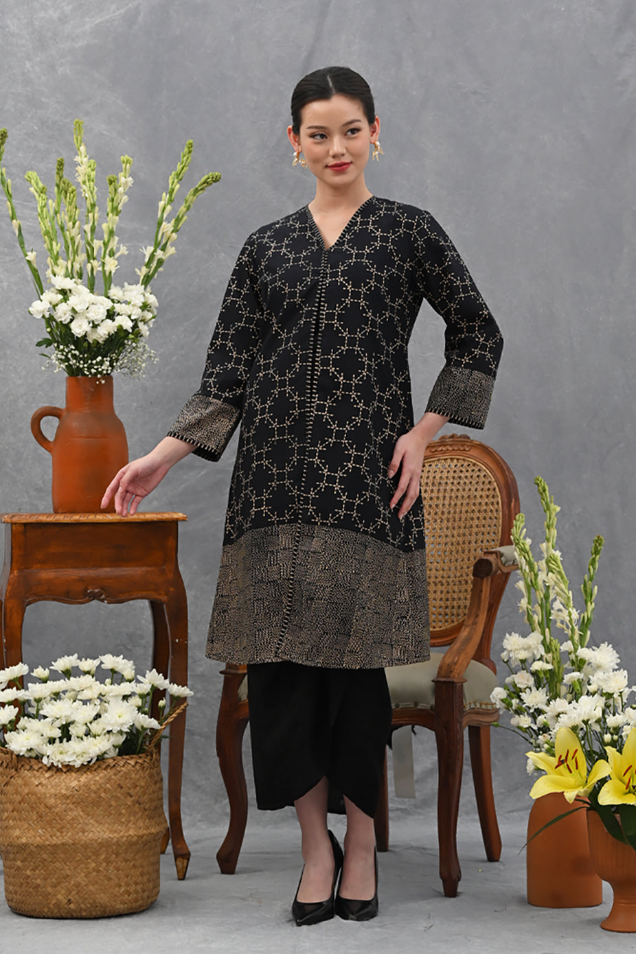 Ayala Garut Black T4028