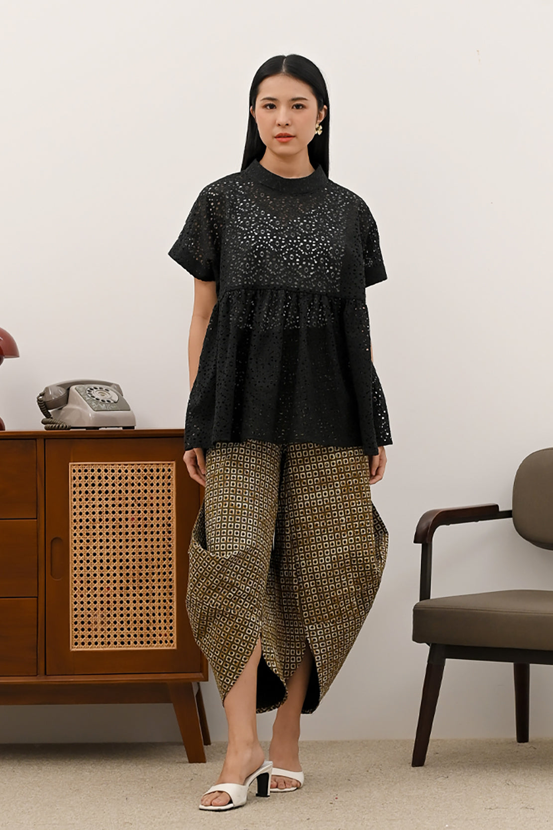 Nyiur Basic Black T3999