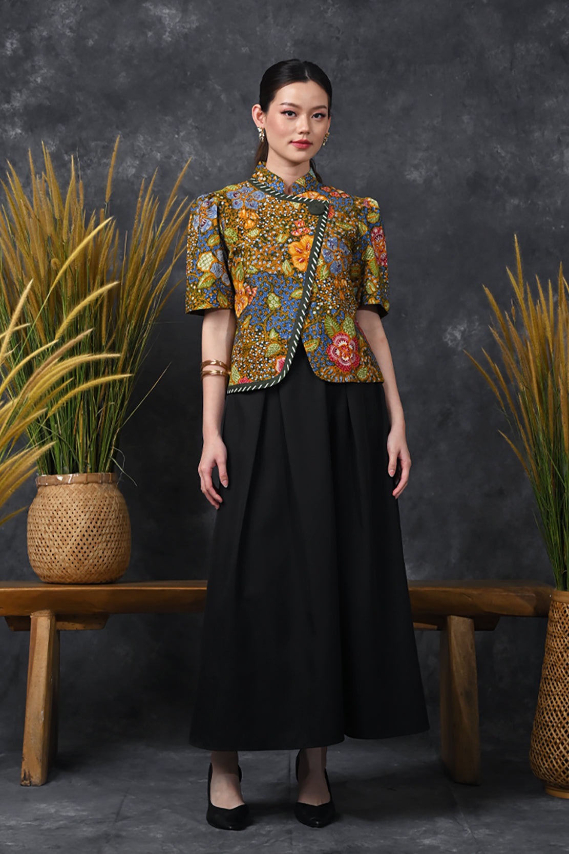 Cahaya Encim Short T4616