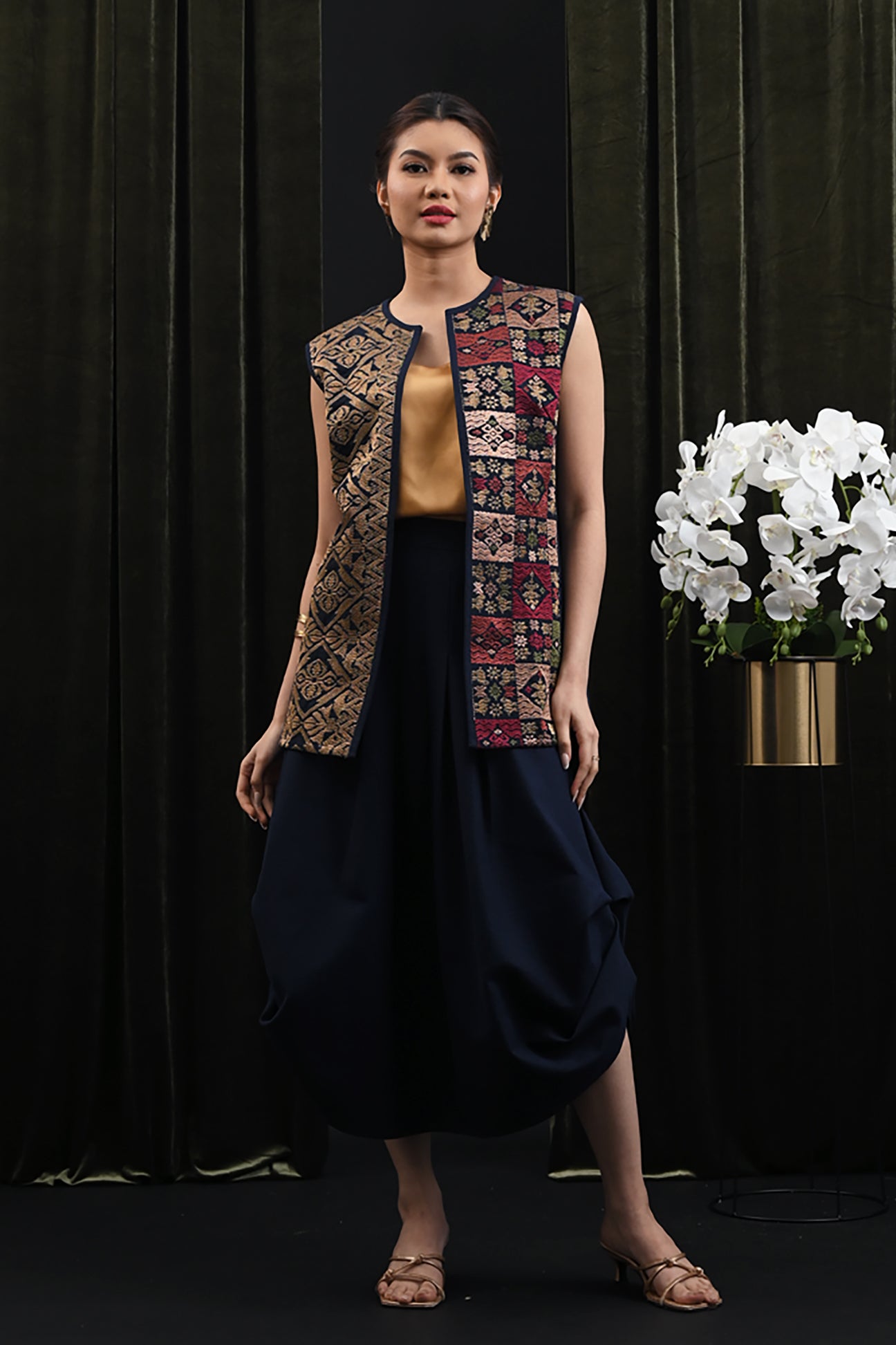 Outer Tumpal Short Suksma T4365