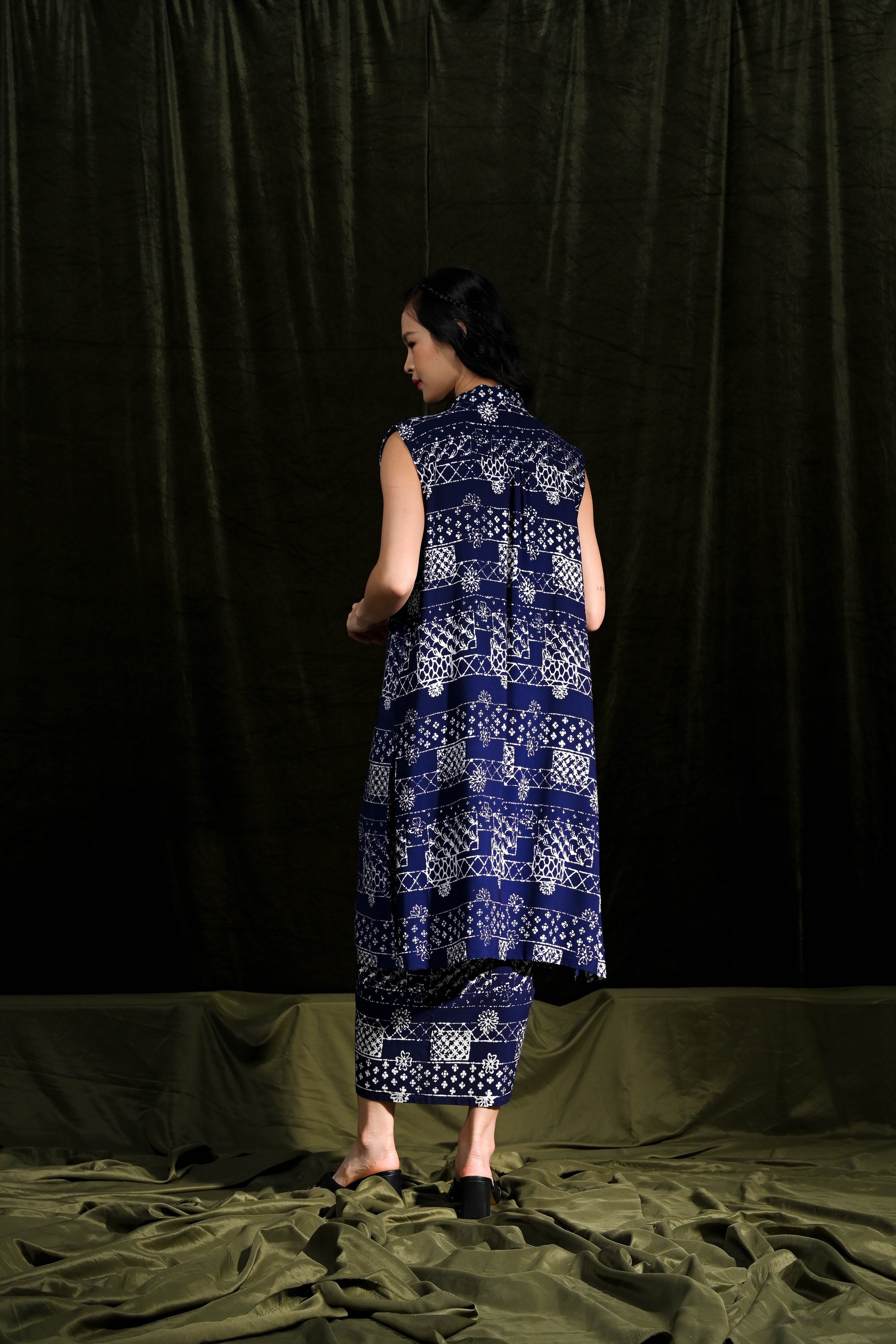 Outer Sleeveless Blue Rayya T2784