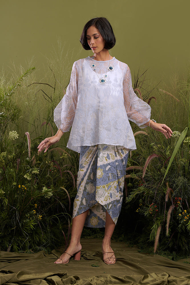 Isyana Organza Blue W Camisole T2152