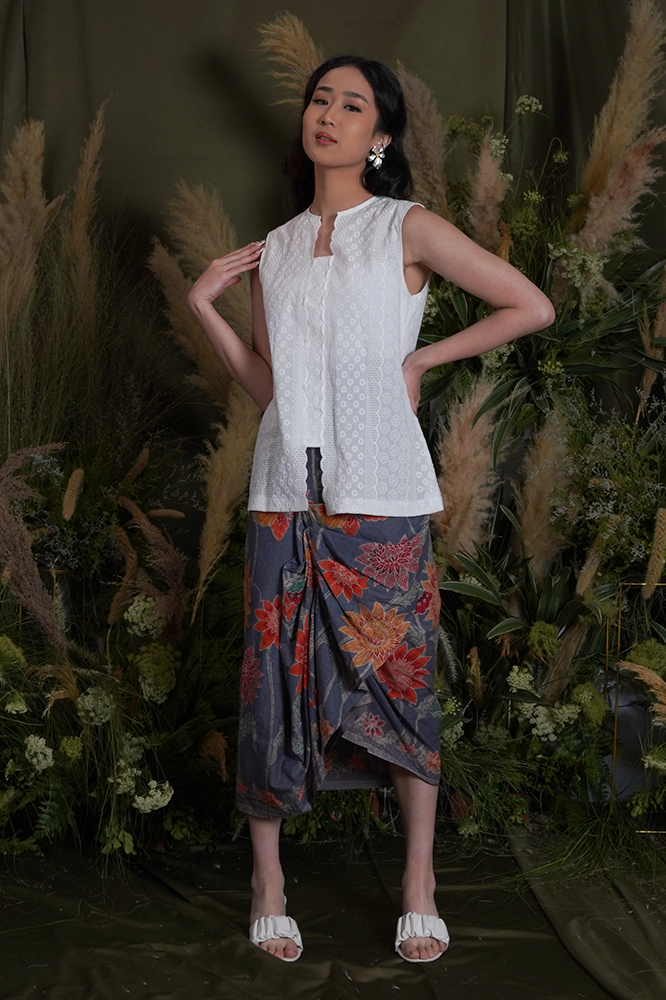 Basic Alfa Sleeveless T1772