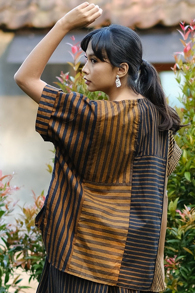 Gayatri Alinea Short T1010