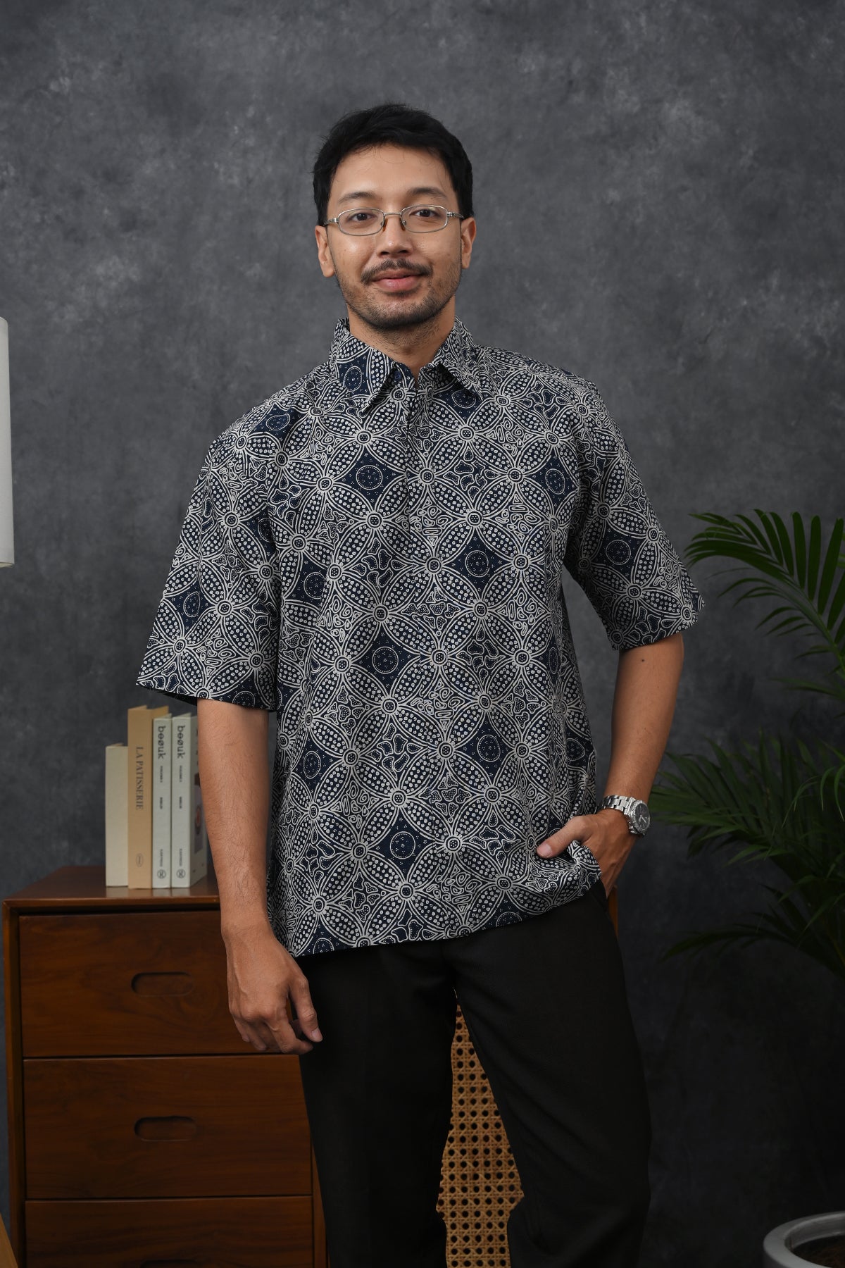 Ruma Kontemporer Short M0386