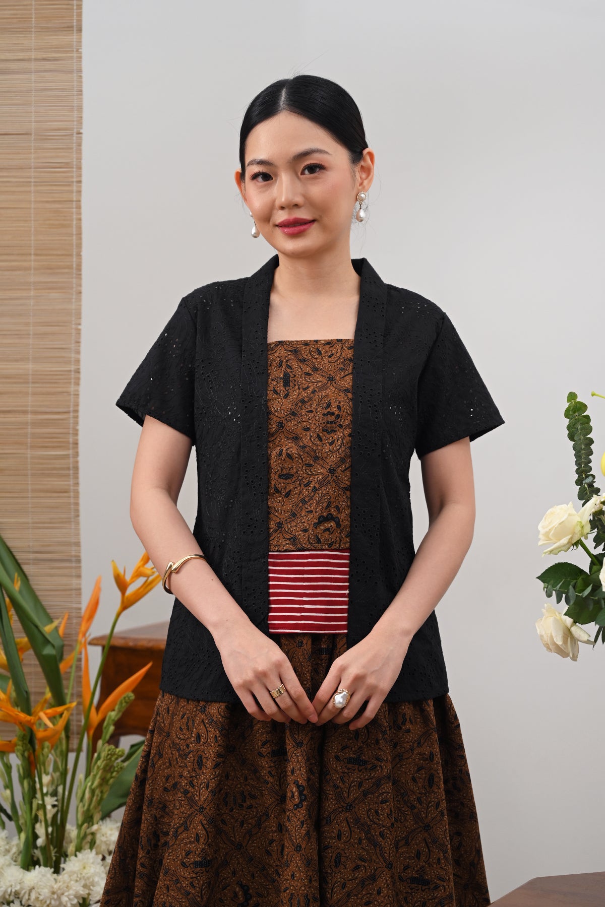 Kebaya Basic Short Black T5624