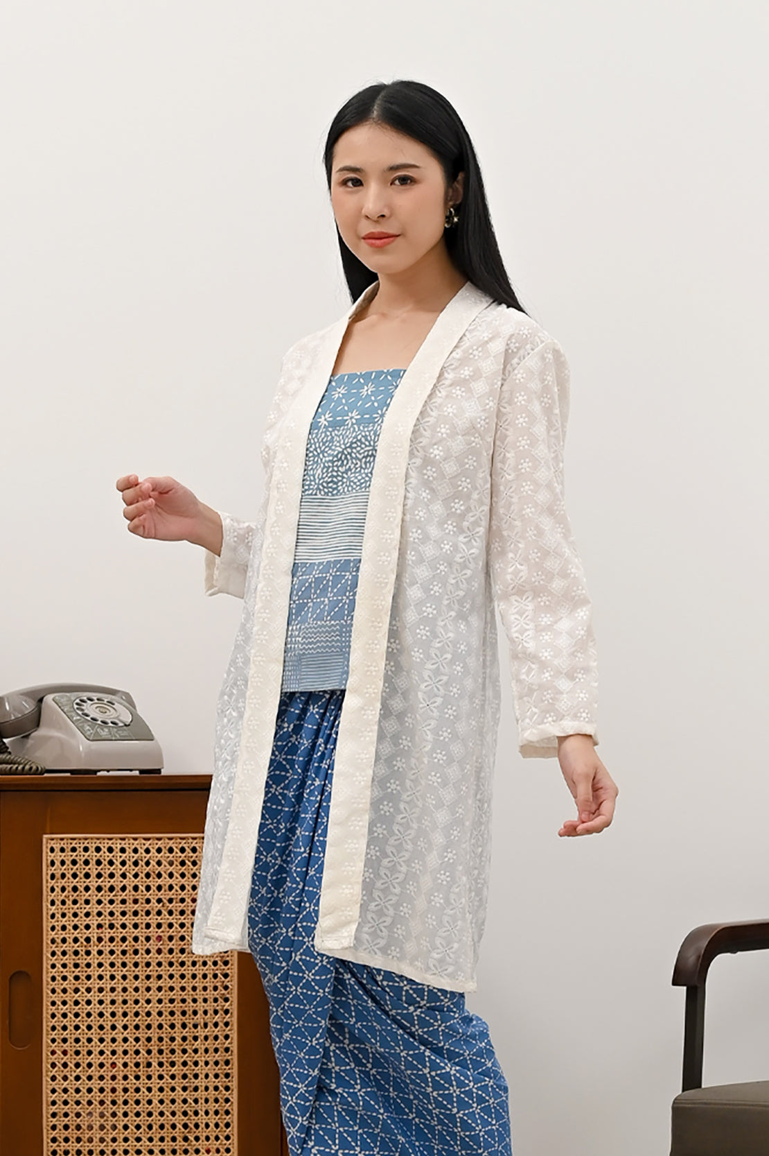 Aling Basic White T3990