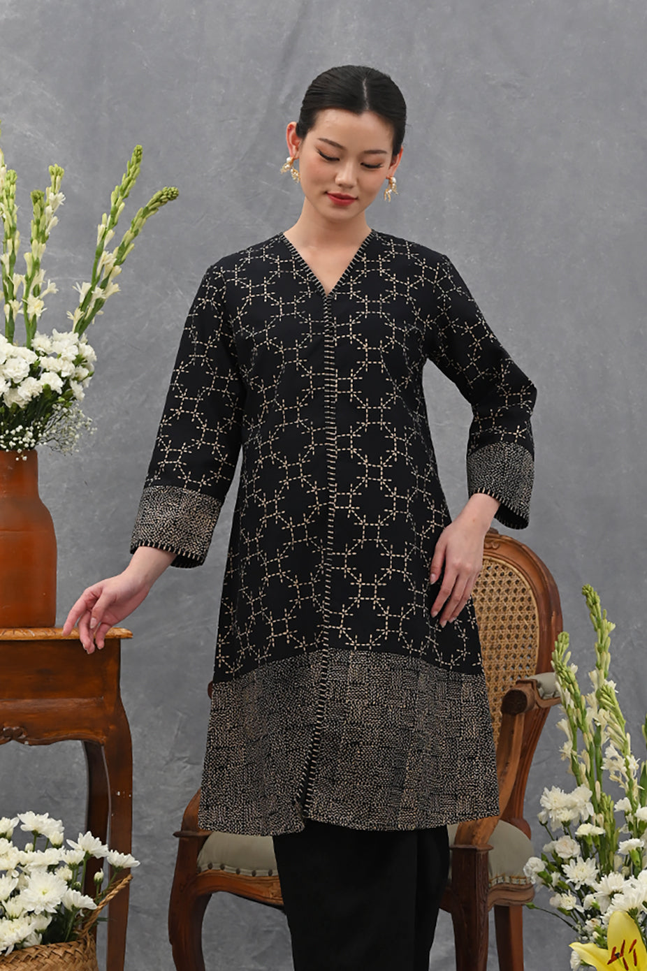 Ayala Garut Black T4028