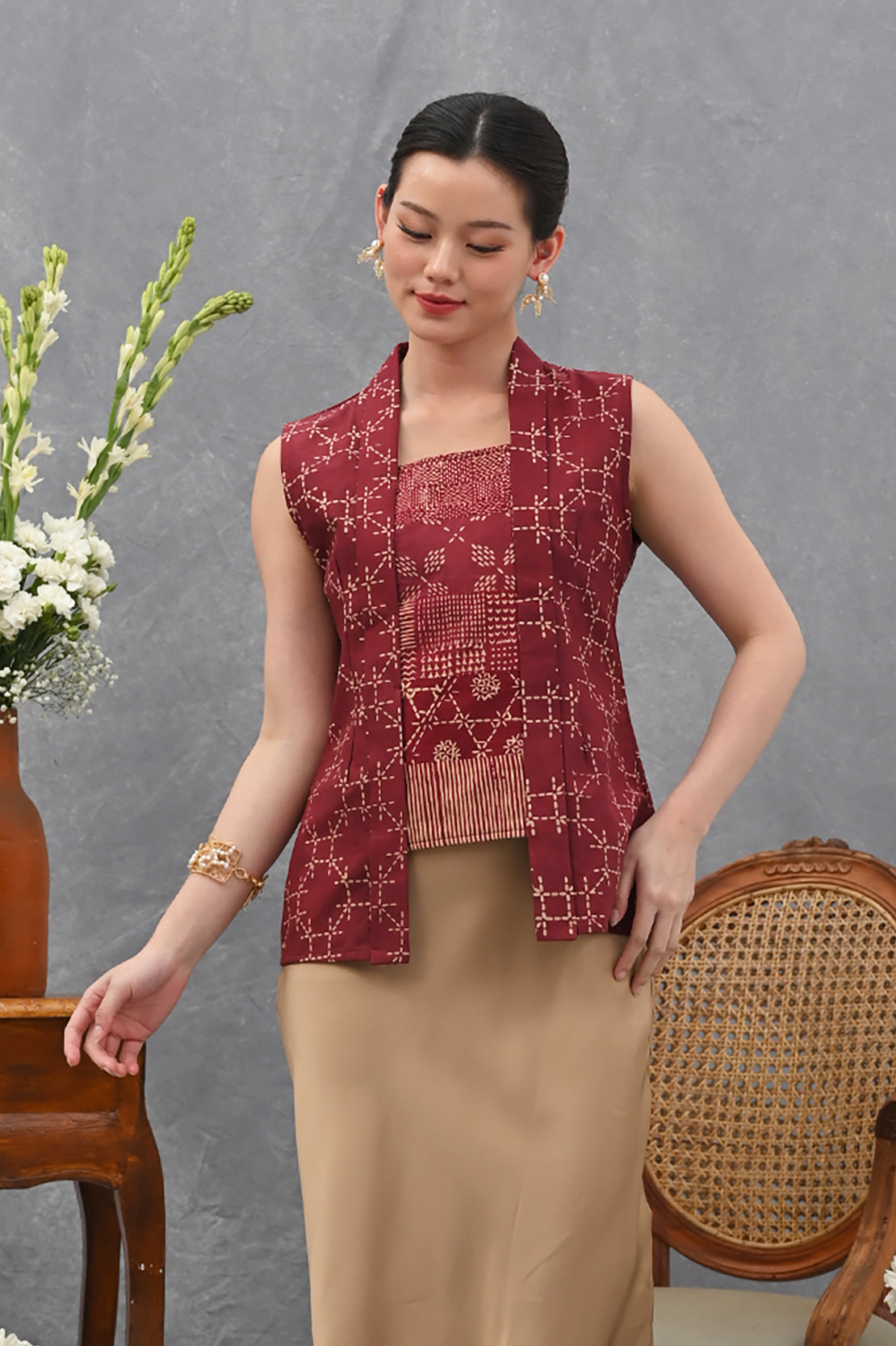 Kebaya Sleeveless Garut Burgundy T4019