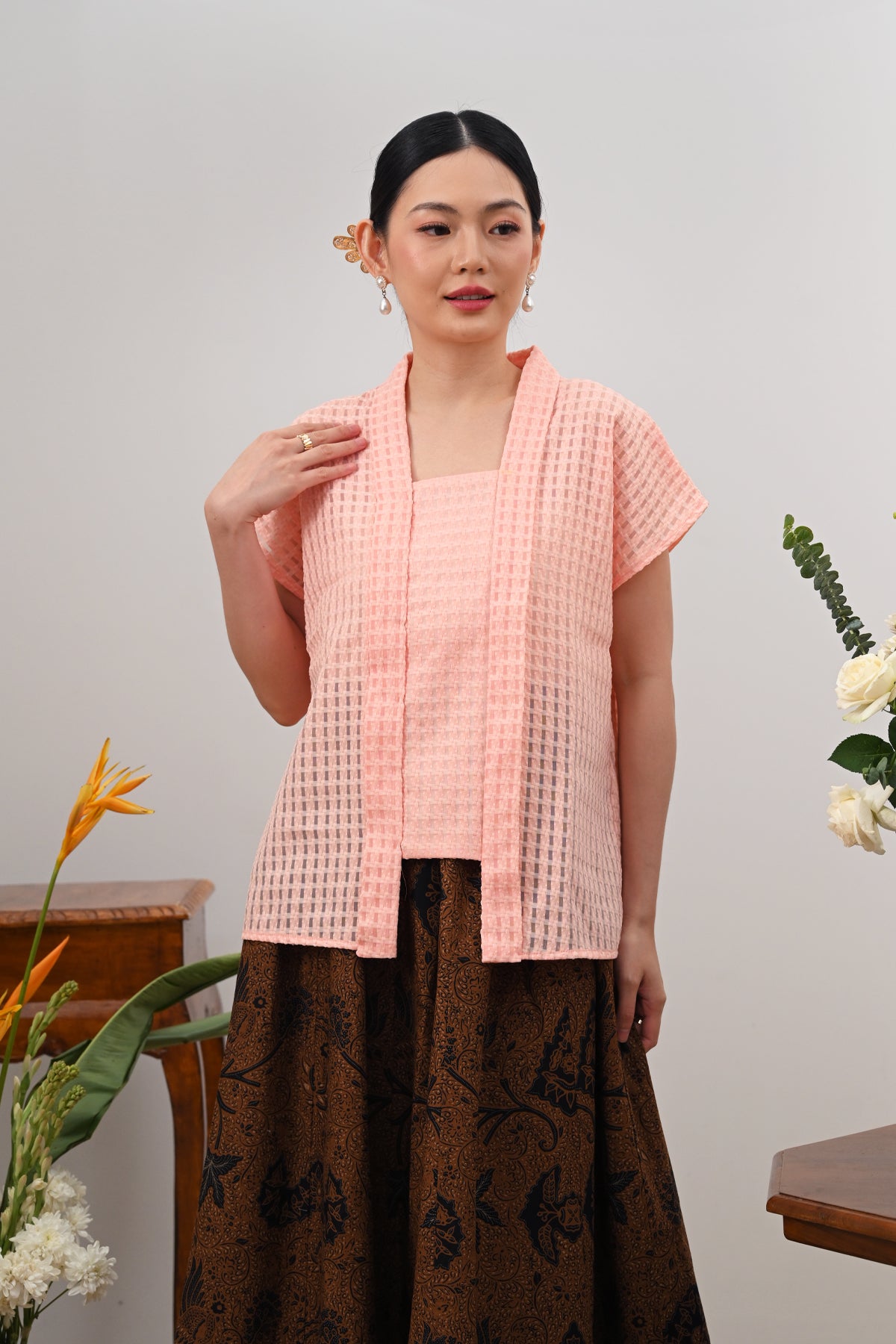 Kebaya Dhini Organza Salmon T5702