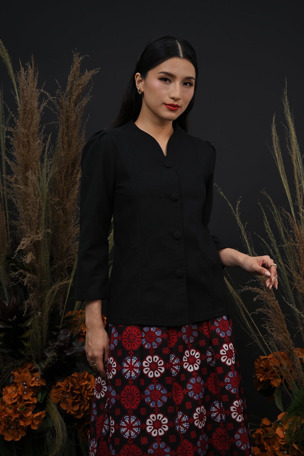Zuri Basic Black T6192