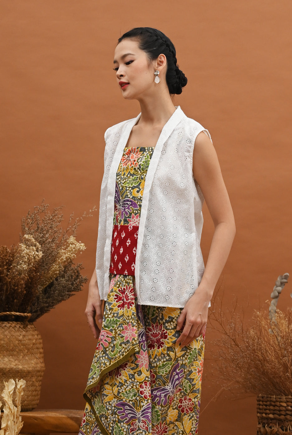 Kebaya Kartini White Lasem T2853