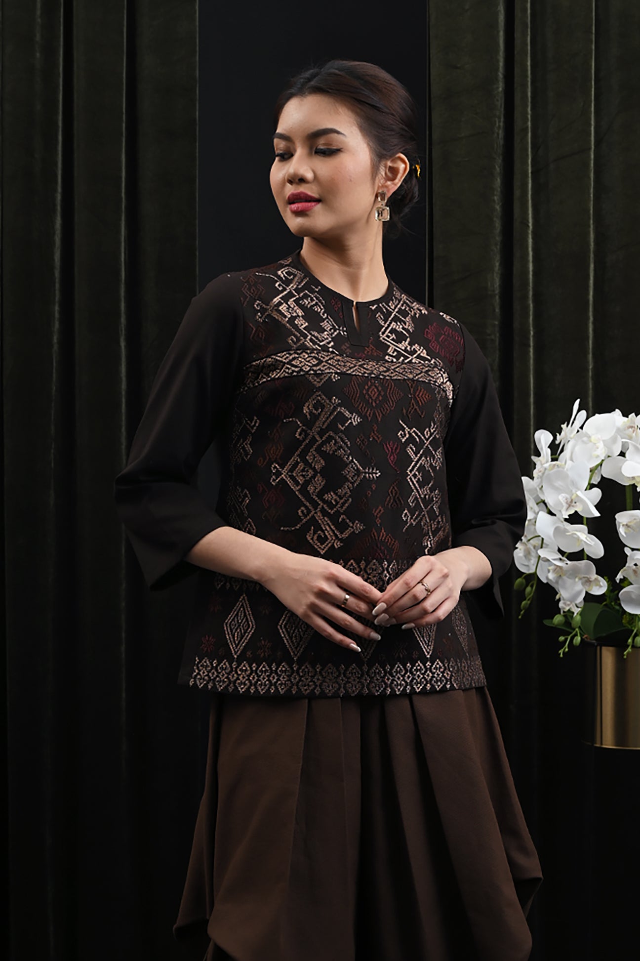 Ambar Suksma T4391