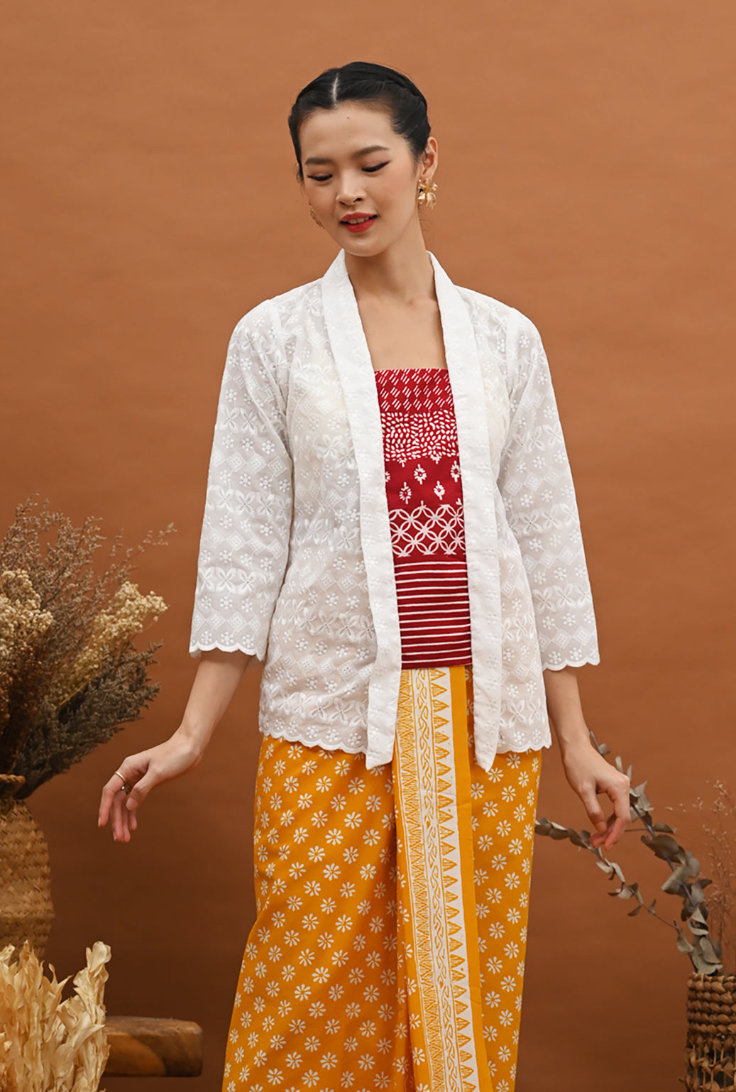Kebaya Kartini White Garut T2863