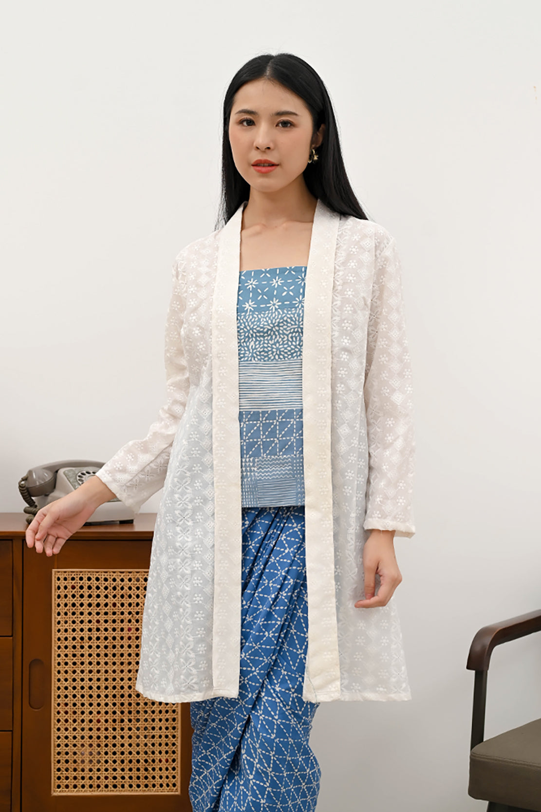 Aling Basic White T3990