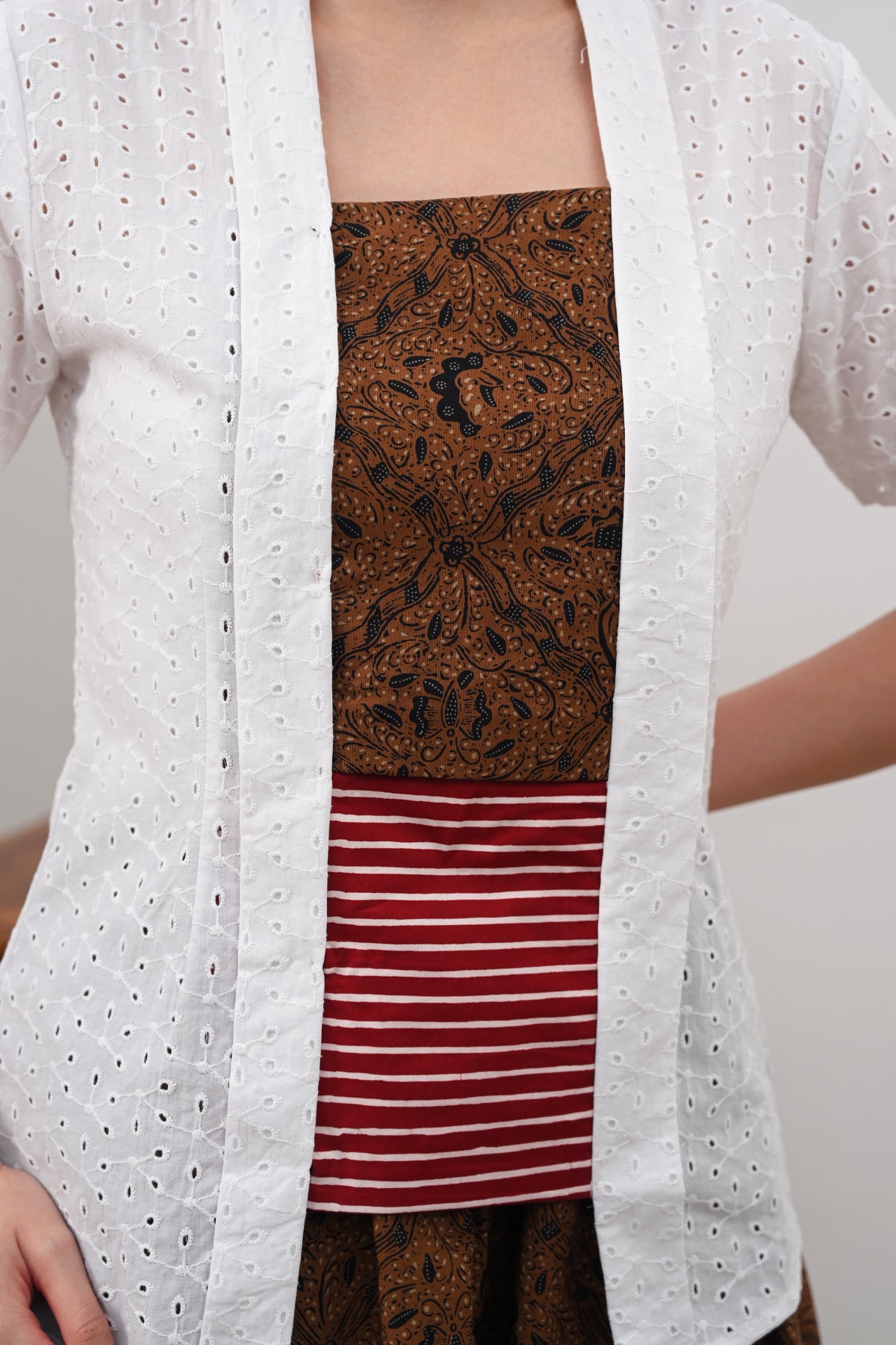 Kebaya Basic Short White T5703