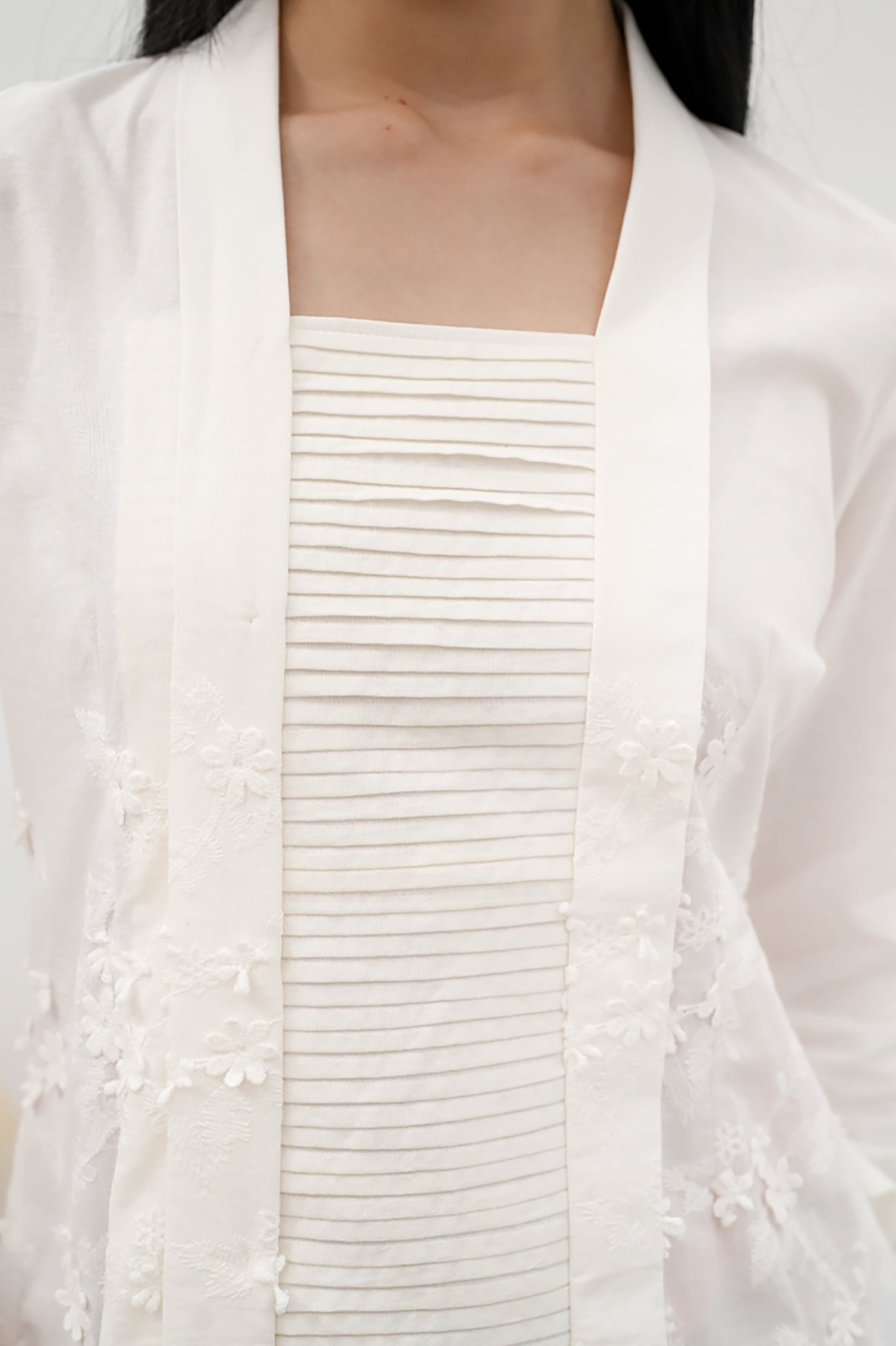 Kebaya Long Basic White T4045