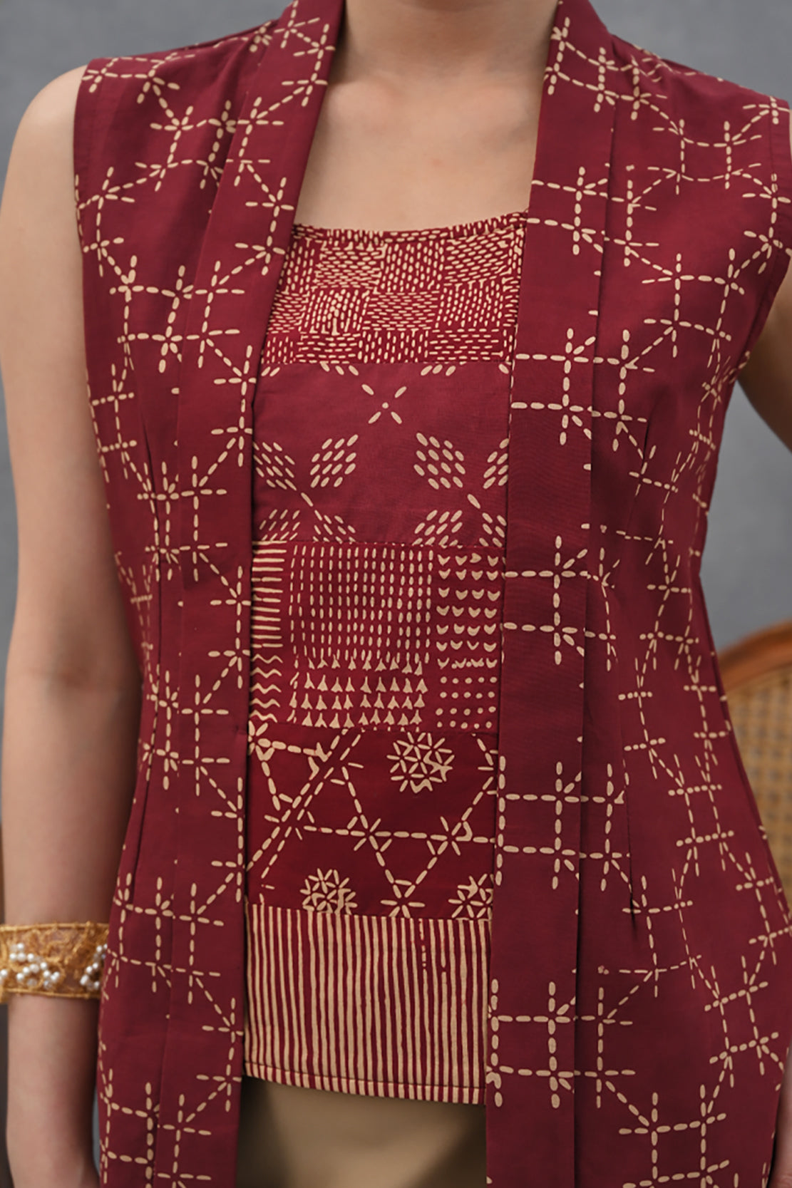 Kebaya Sleeveless Garut Burgundy T4019
