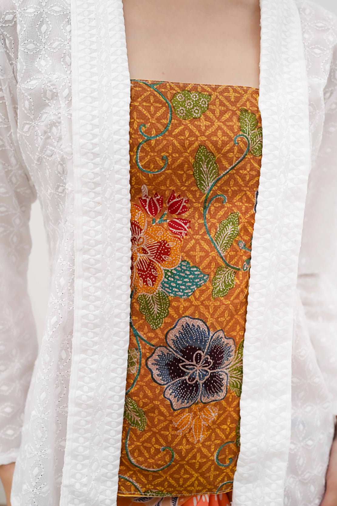 Kebaya Long Basic White T4046