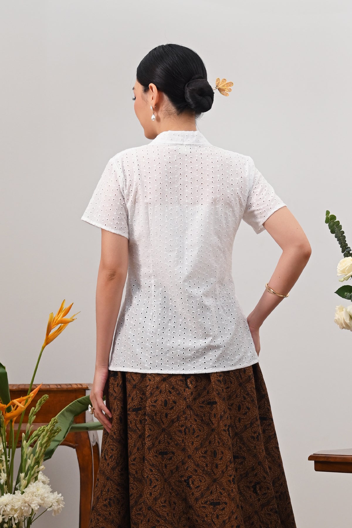 Kebaya Basic Short White T5703