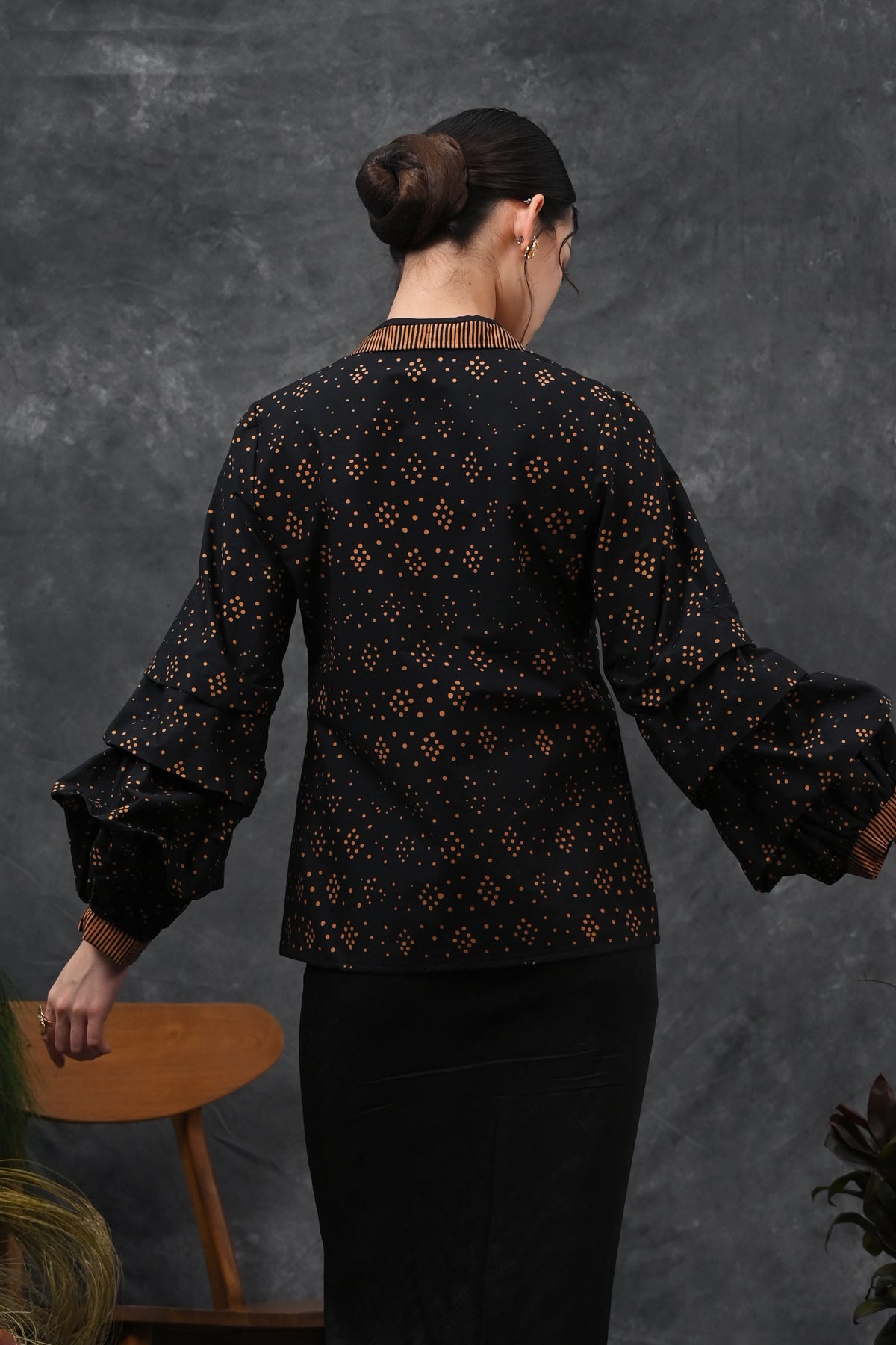 Kebaya Bloomy Encim Cemani T6167