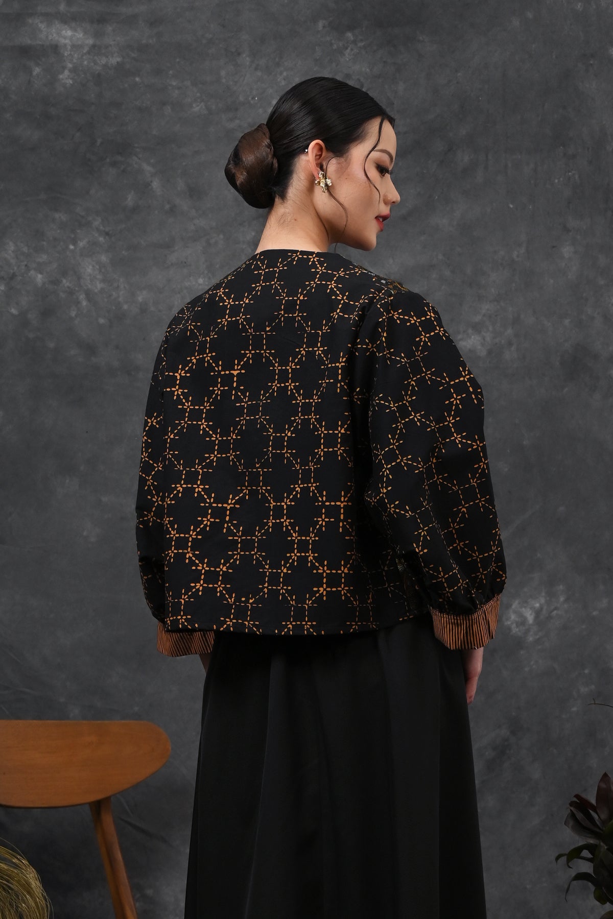 Outer Sevilla Encim Cemani T6138