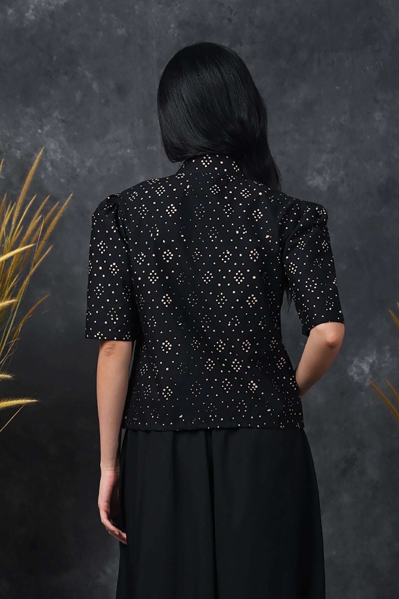 Cahaya Encim Short Cemani T4617