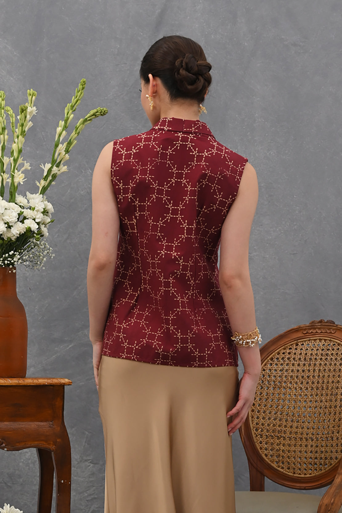 Kebaya Sleeveless Garut Burgundy T4019