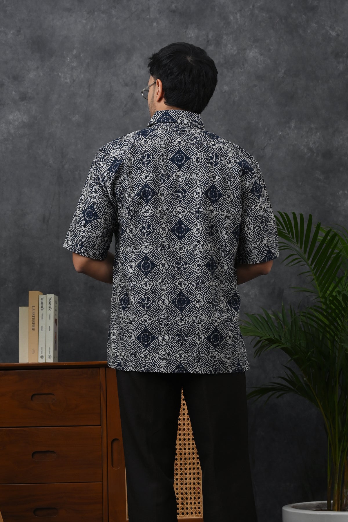 Ruma Kontemporer Short M0386