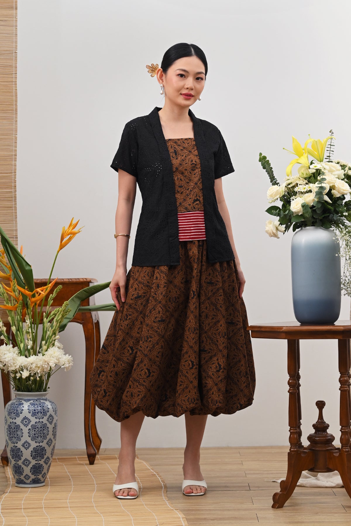 Kebaya Basic Short Black T5624