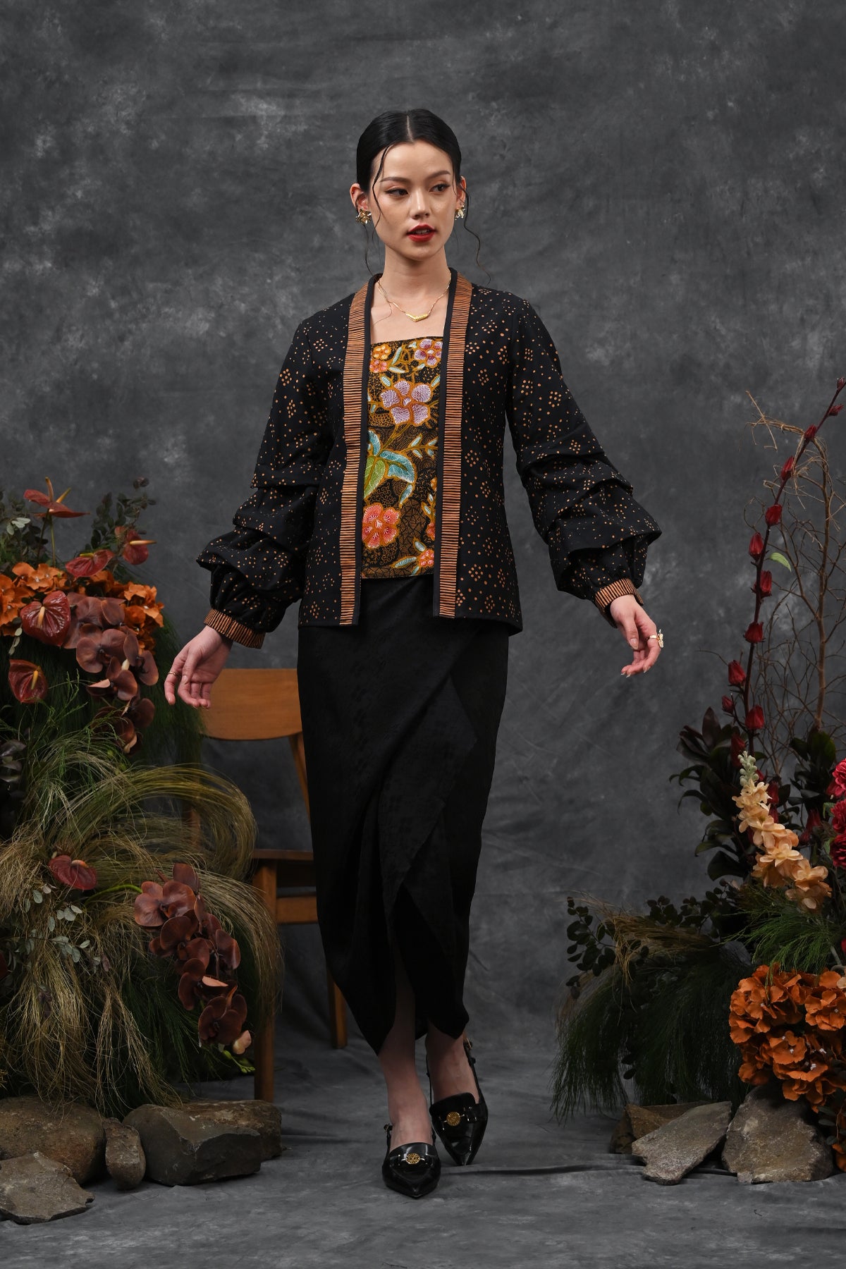 Kebaya Bloomy Encim Cemani T6167