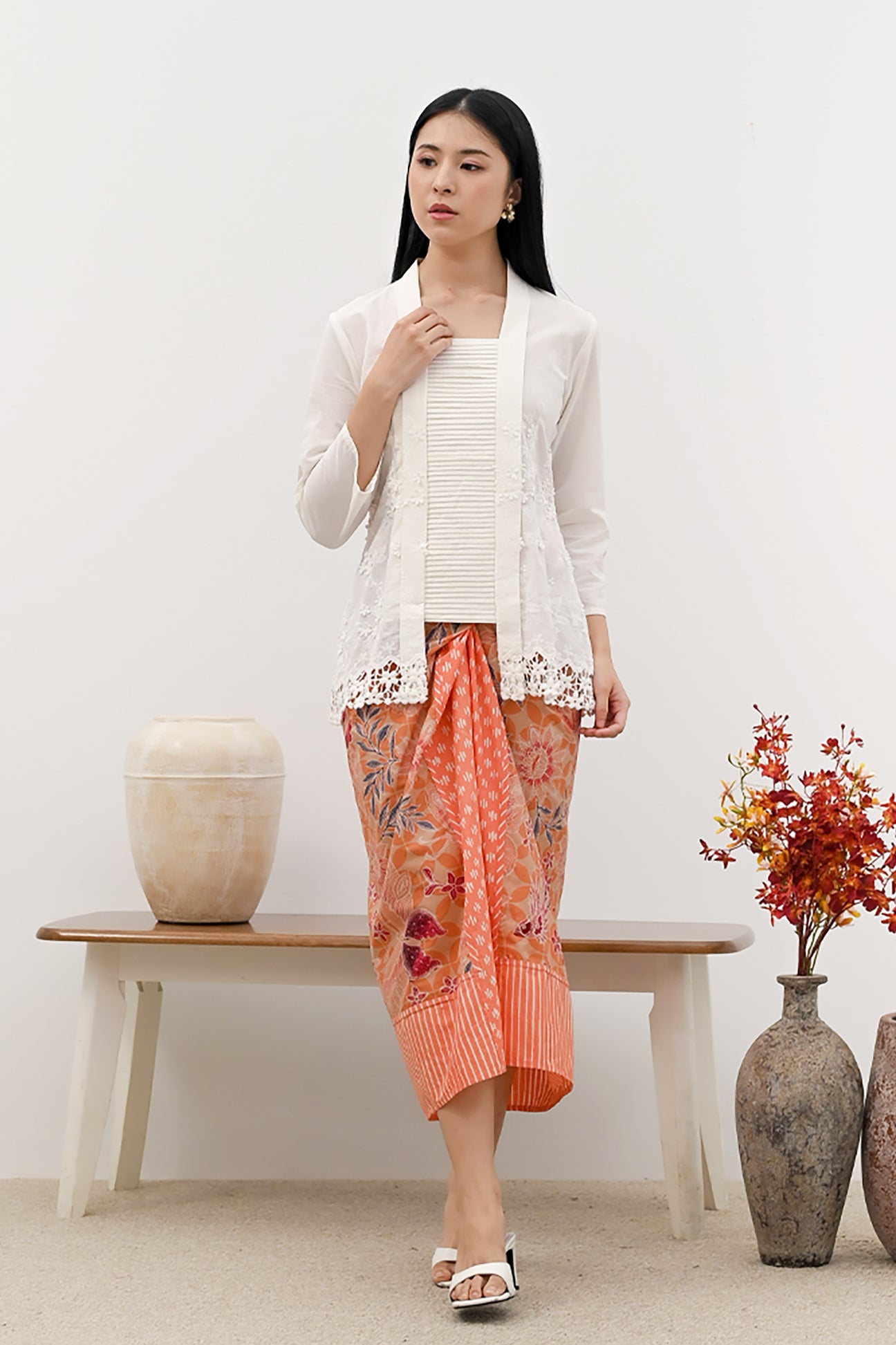 Kebaya Long Basic White T4045