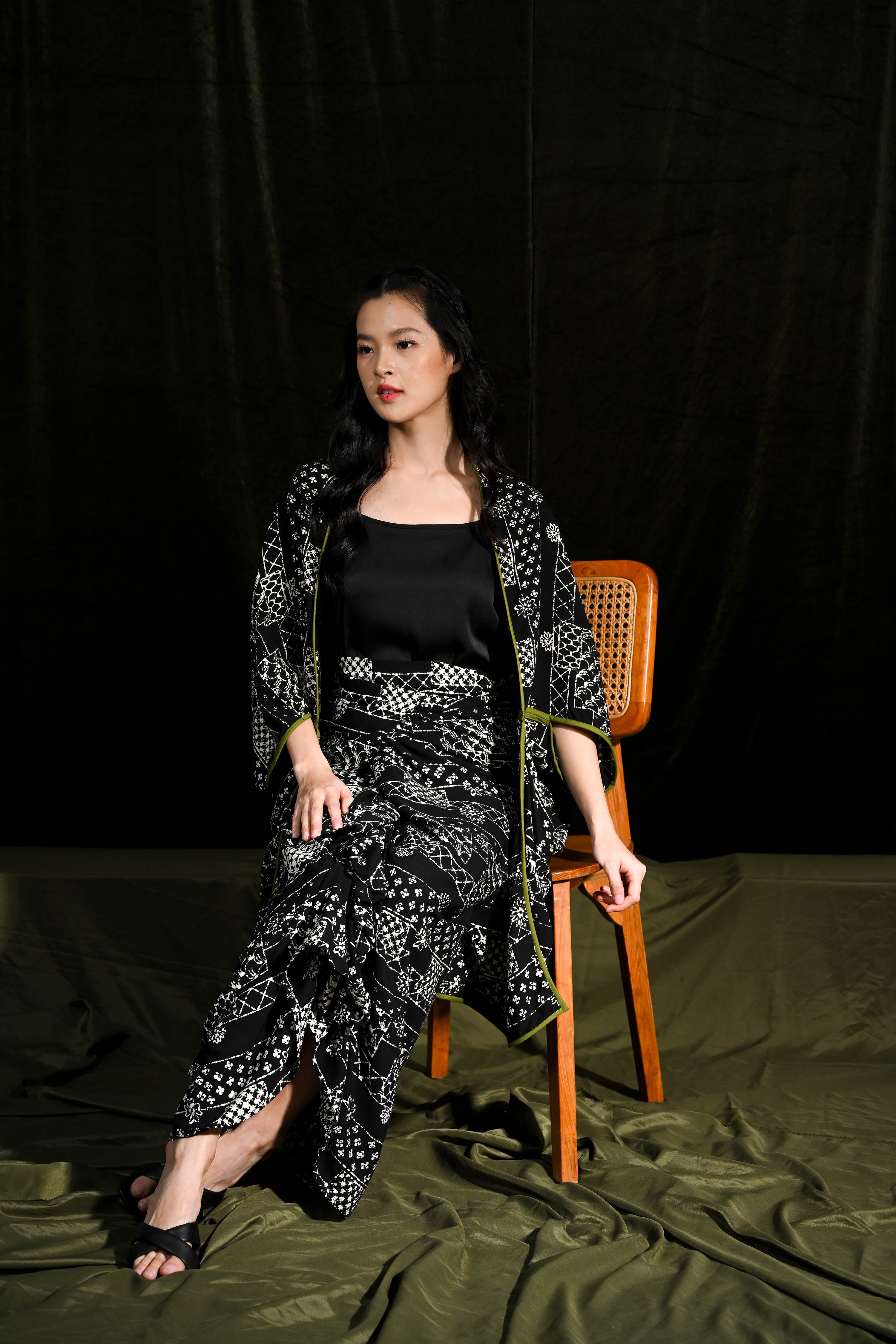 Outer Black Rayya Rayon T2783