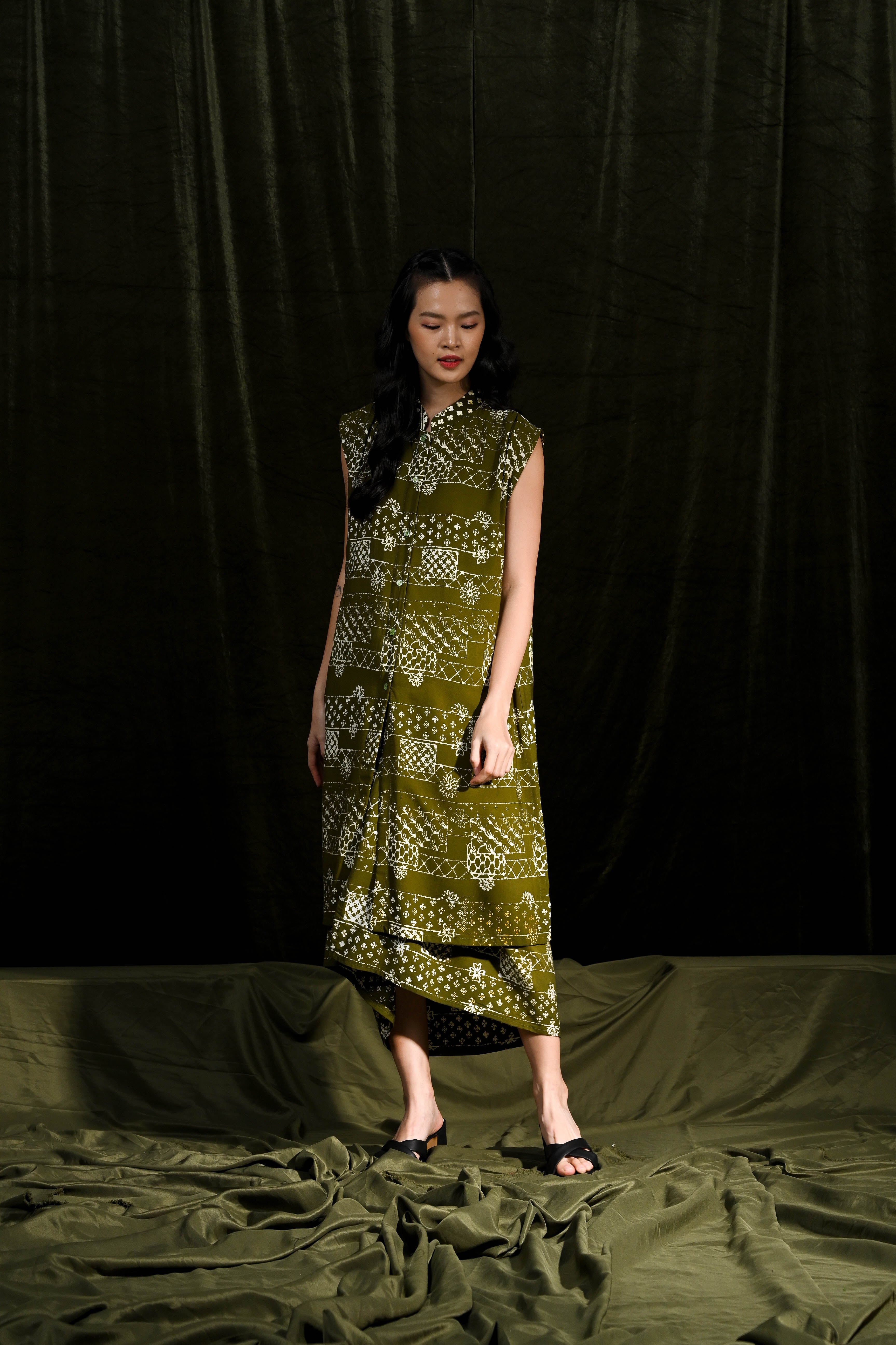 Outer Sleeveless Rayya Green T2786