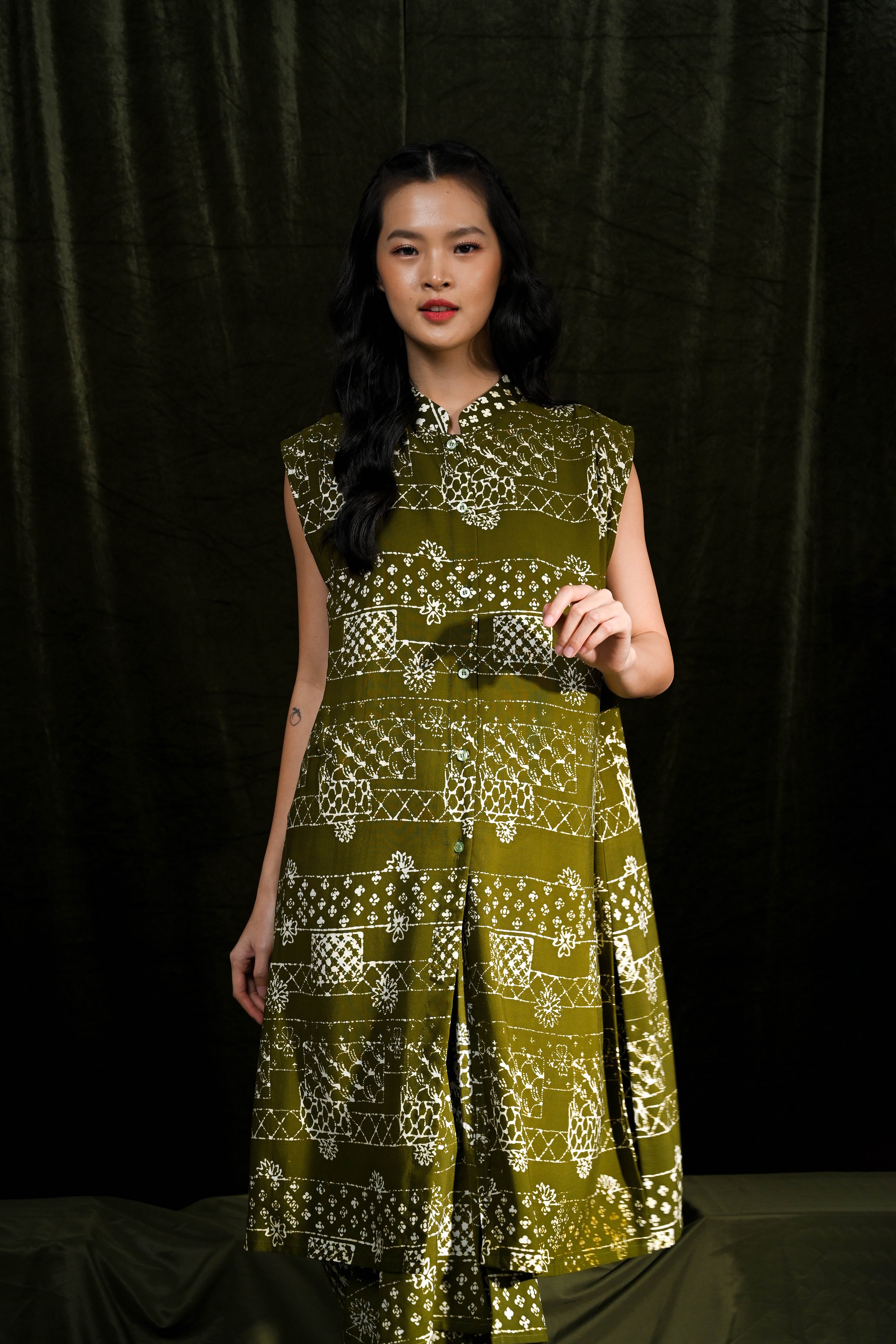 Outer Sleeveless Rayya Green T2786